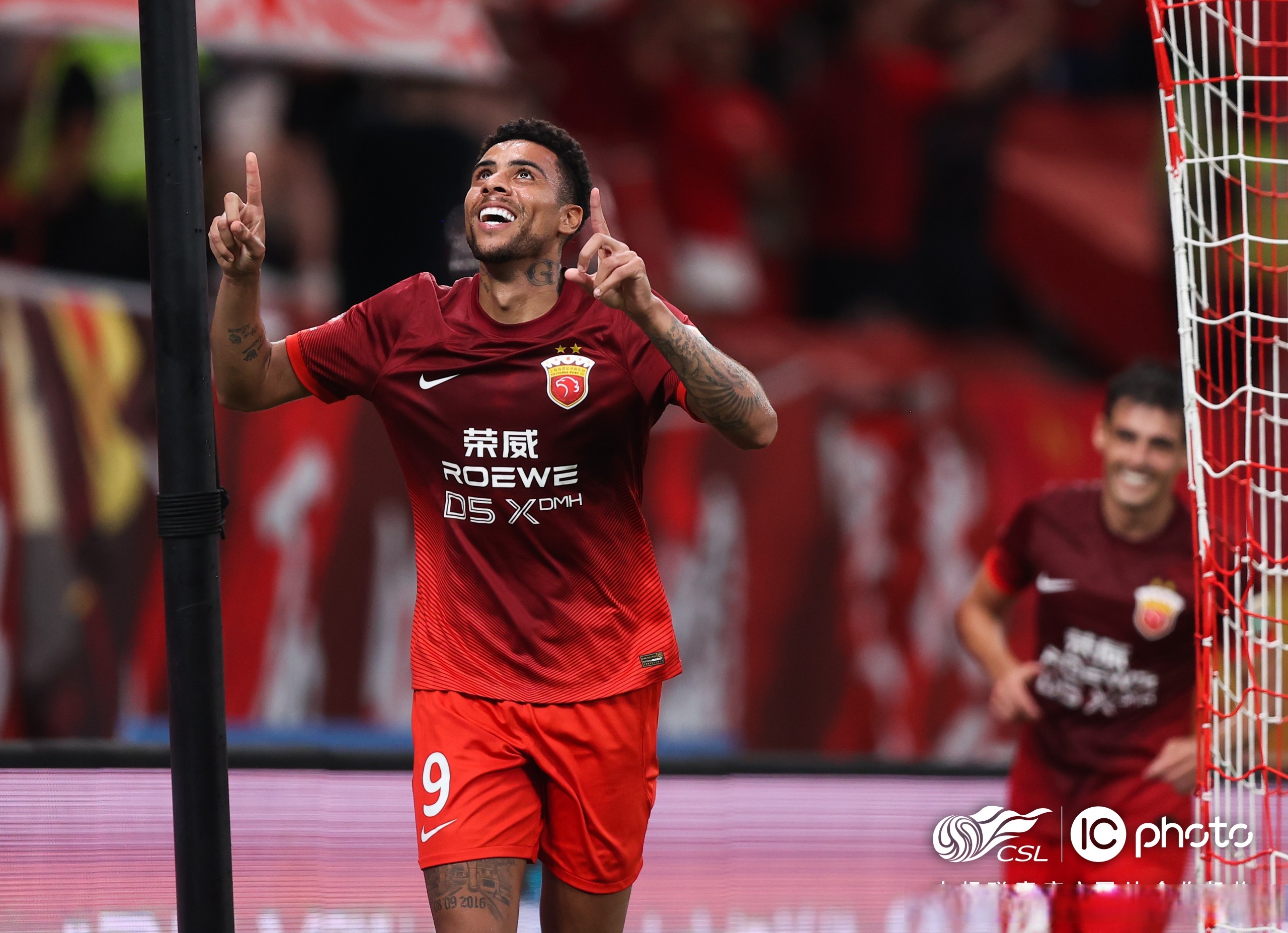 斯图加特发布备战花絮，集结日回应争议，欧超杯任务艰巨，资深球员宣示担当的简单介绍